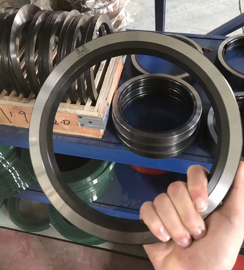 mais recente caso da empresa sobre Lâmina de corte giratória da tesoura de D700x360x50mm para cortar a espessura 3-16mm de aço inoxidável