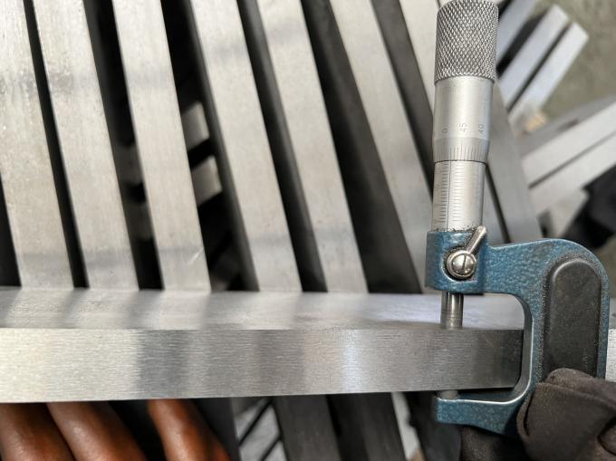 Máquina de corte hidráulica personalizada lâminas de corte de aço inoxidável lâminas de corte faca máquina de corte de metal lâmina 18